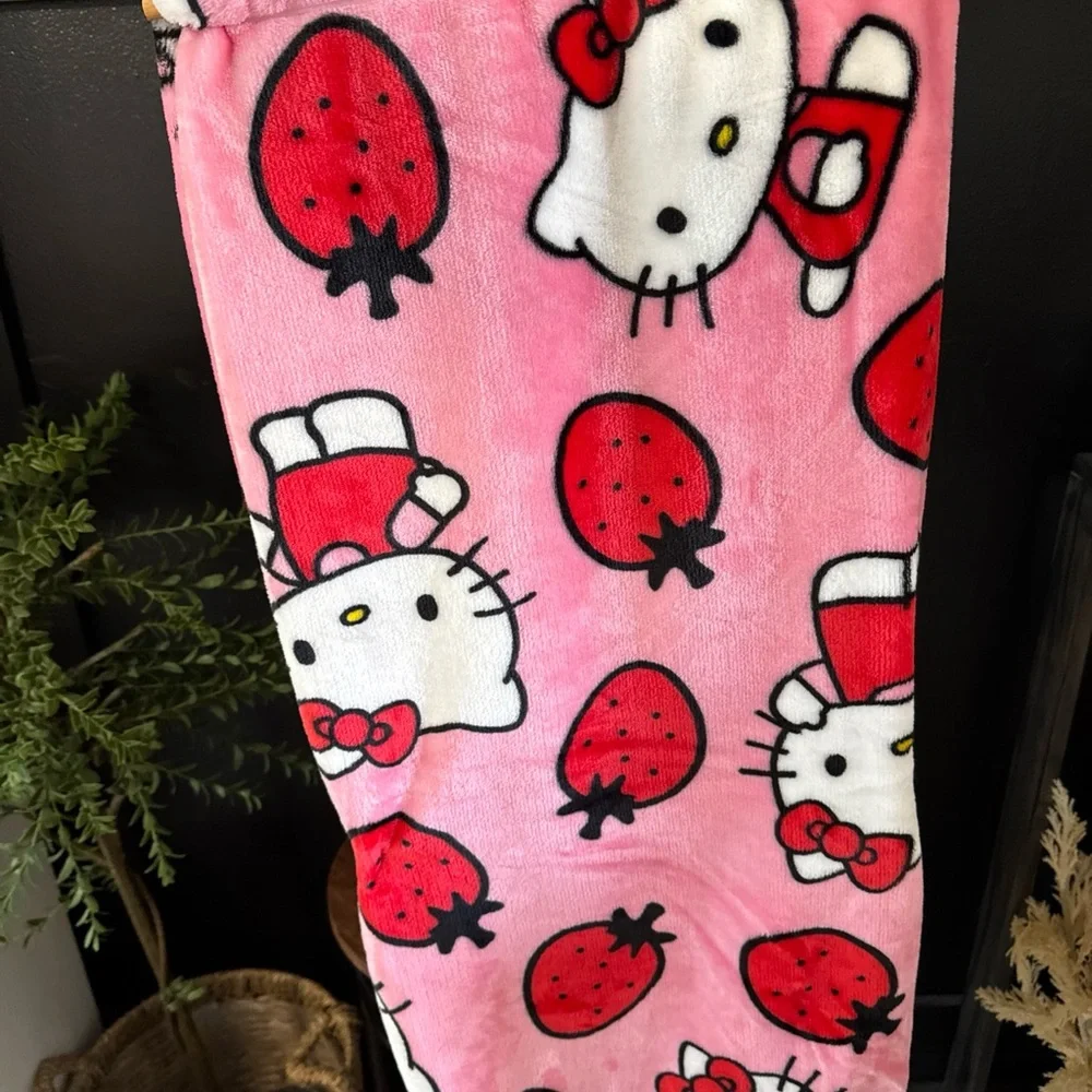 NWT! Hello Kitty pink strawberry blanket oversized 50x70”